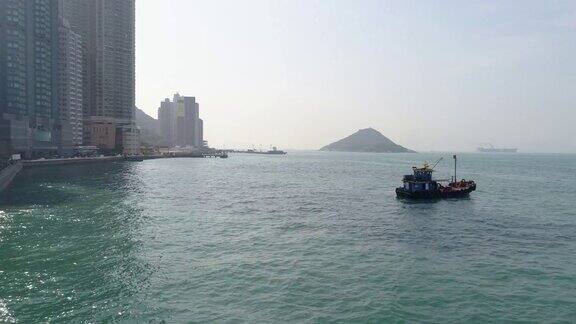 香港城市湾白天时间船维多利亚港乘坐空中全景4k中国