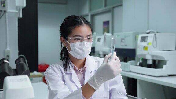 显微镜室实验室技术员从事抗病毒药物的研究与开发