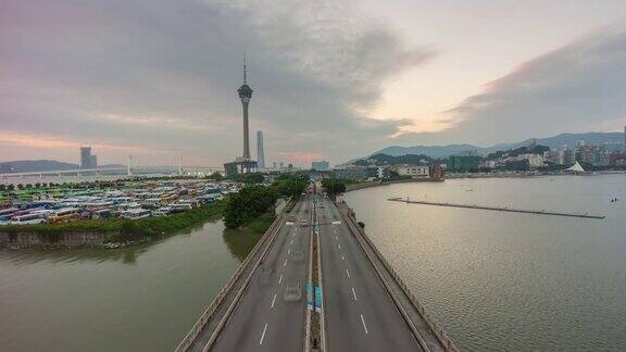 中国日落天空著名的澳门交通之路塔湾全景4k时间推移