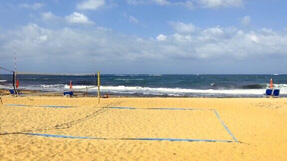 沙滩上的排球场