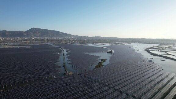 水上太阳能农场的鸟瞰图