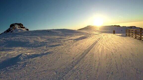 日落滑雪