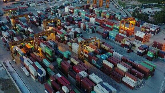 鸟瞰图工业和集装箱船舶物流港口