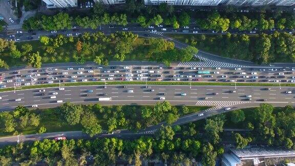 无人机鸟瞰深圳繁忙的道路