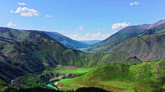 新疆青山自然景观鸟瞰图