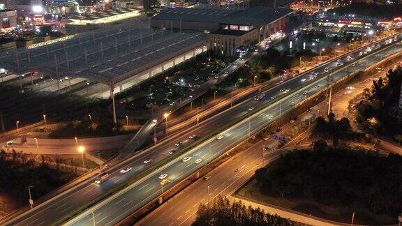 现代城市道路交通枢纽夜间鸟瞰图