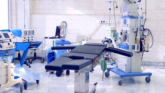医院里空荡荡的现代化手术室