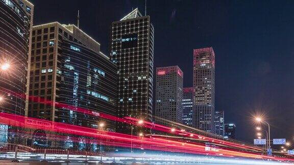 TD夜间北京交通的低角度视图