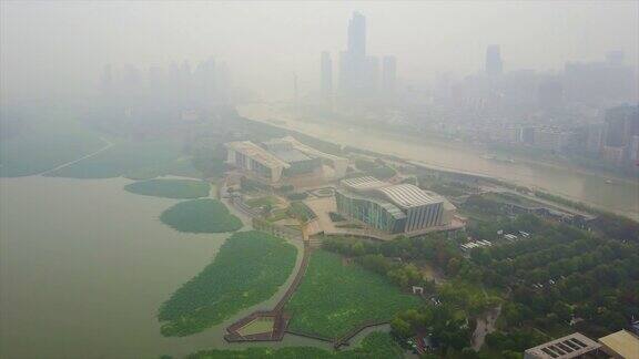 雾天武汉城市景观湖泊航拍全景4k中国