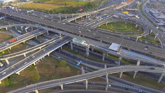 航空:多个公路交通