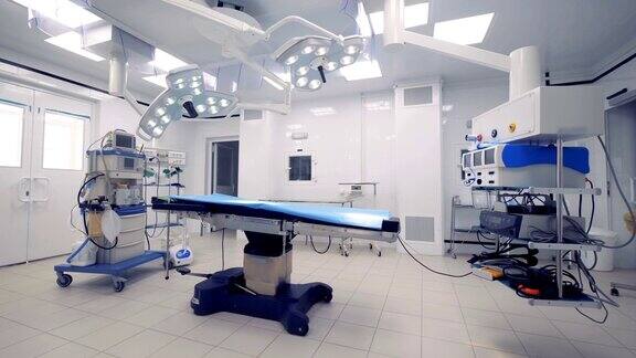 宽敞的手术室设备很多里面没人技术先进的手术室没有人