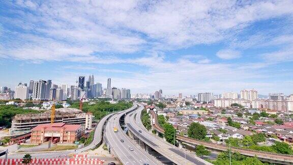 吉隆坡市中心十字路口交通繁忙
