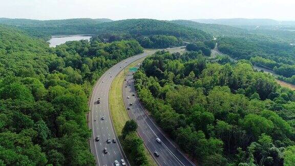 新泽西州特拉华水峡附近的克里斯托弗·哥伦布高速公路的空中风景