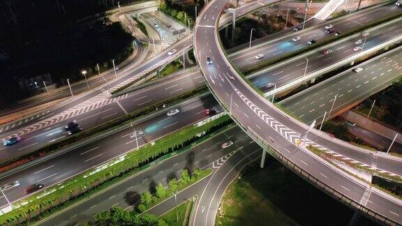 城市高架桥道路的部分夜景从高角度拍摄