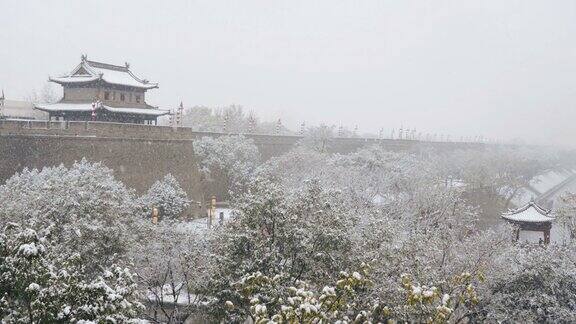 西安古城墙在雪中国