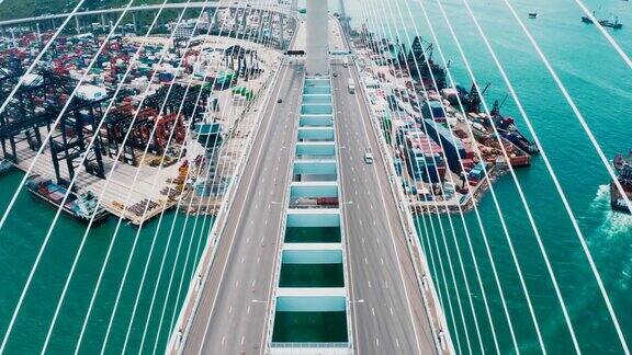 鸟瞰图桥梁和港口