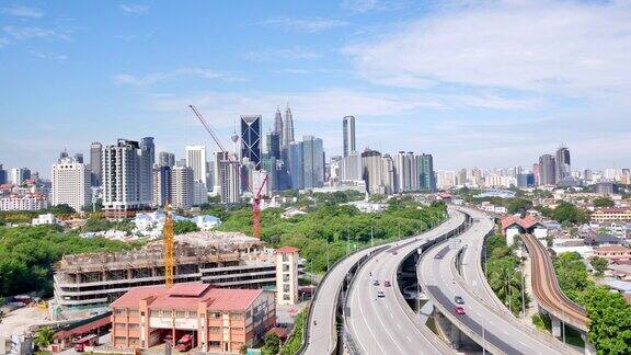 吉隆坡市中心十字路口交通繁忙