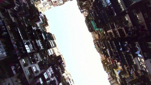 标志性的旧公寓大楼摩天大楼天空视图日全景图在香港中国