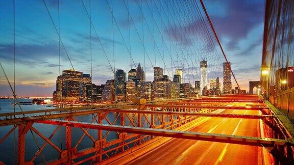 晚上的曼哈顿和布鲁克林大桥时间流逝