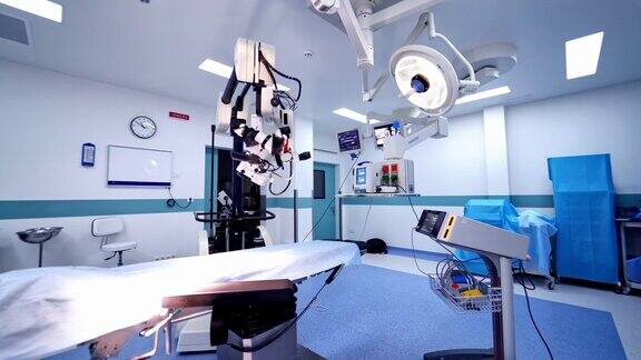 空手术室里的医疗设备