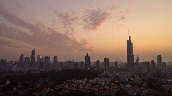 日落天空南京市区著名的塔区航拍延时全景