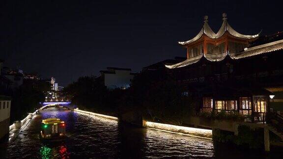 夜间照明南京古城江船交通全景4k中国