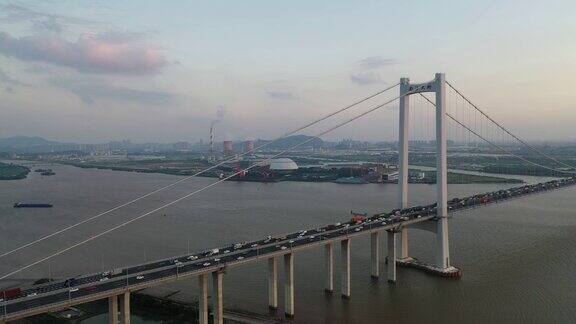 日落时跨海大桥全景