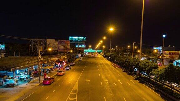 TDTU多彩的夜间交通在曼谷泰国