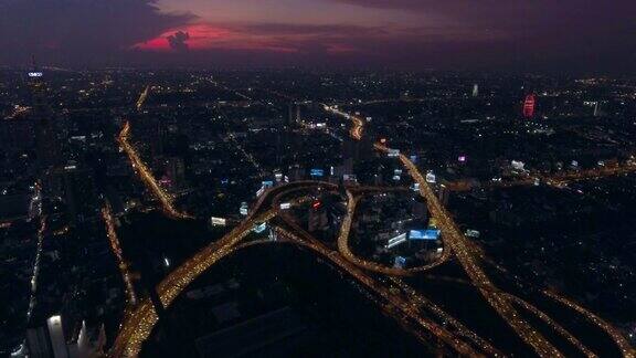 航拍:曼谷高峰时段的交通状况