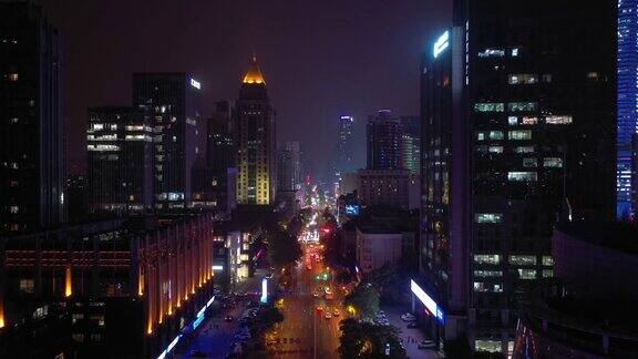 飞行飞越南京市夜间照明市区办公室交通街道航拍4k中国全景图