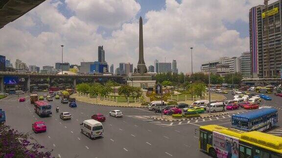 曼谷胜利纪念碑上的交通
