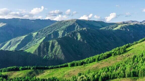 航拍新疆青山绿水的自然风光