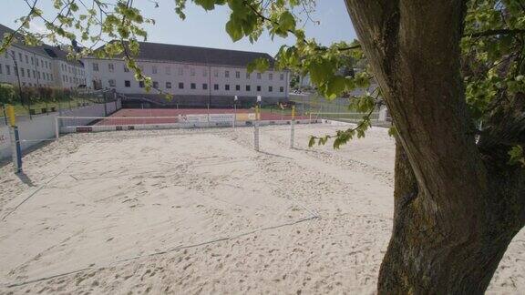 巴洛克式修道院的沙滩排球场