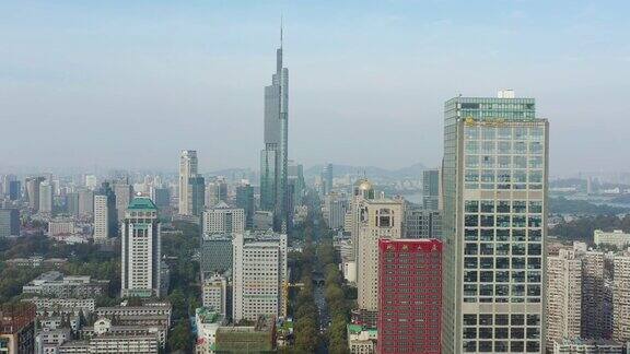 晴天南京市市中心最高的建筑交通街道航拍全景4k中国