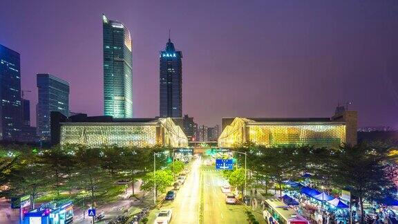 深圳城市街道上的交通和现代建筑白天到晚上的时间是4k