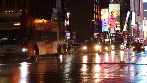 曼哈顿雨街倒影