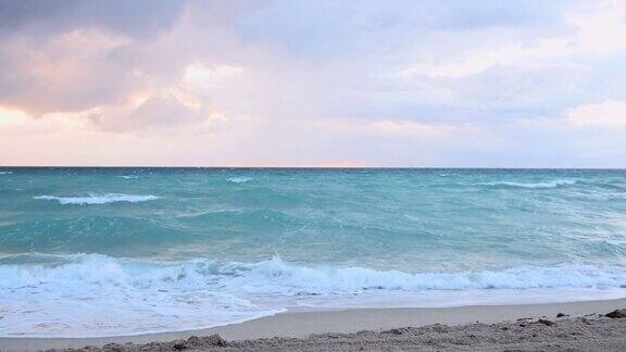 海滩海浪日出