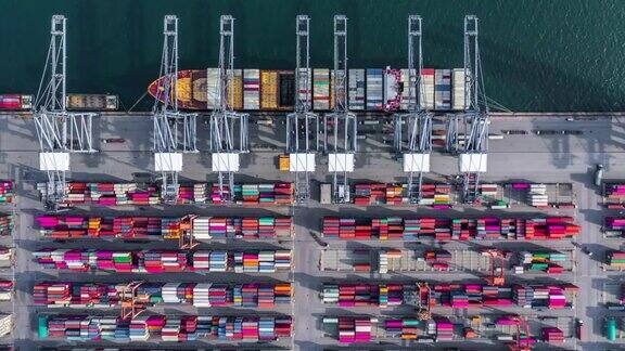 远洋国际集装箱货轮进出口业务物流运输中集装箱货轮4K延时鸟瞰图