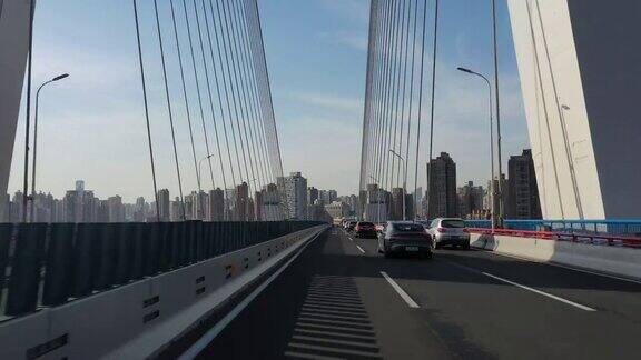 实时汽车驶过南浦大桥上海中国