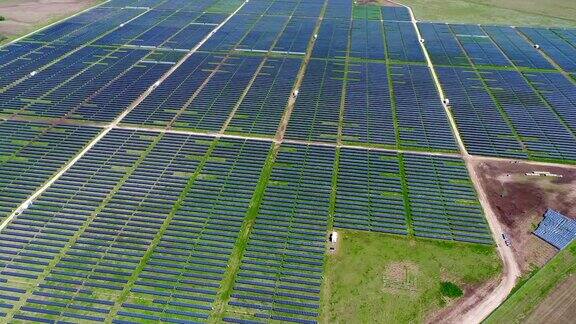 在太阳能电池板发电厂提供清洁可再生能源帮助对抗气候变化和创造就业机会