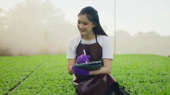 亚洲妇女正在用药片检查身体状况