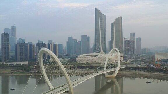 日落时分南京著名国际青年文化中心人行滨江大桥航拍4k中国全景