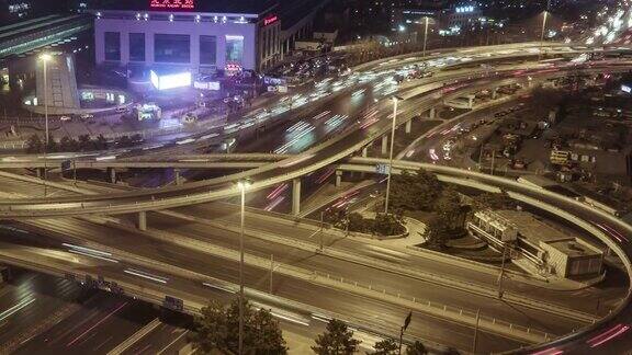 中国北京晚上的哈子路交叉口