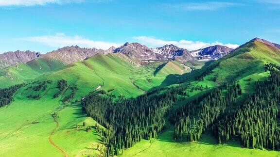 航拍新疆美丽的山地自然景观