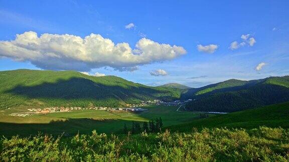 新疆青山绿水、云天叠翠的自然景观