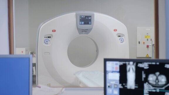 带断层摄影的病房一个空的MRICTPET扫描仪