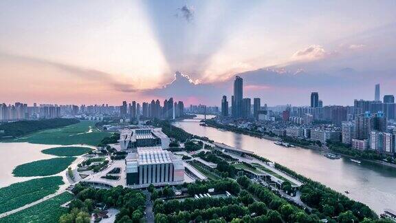 武汉城市的变迁和建筑的全景