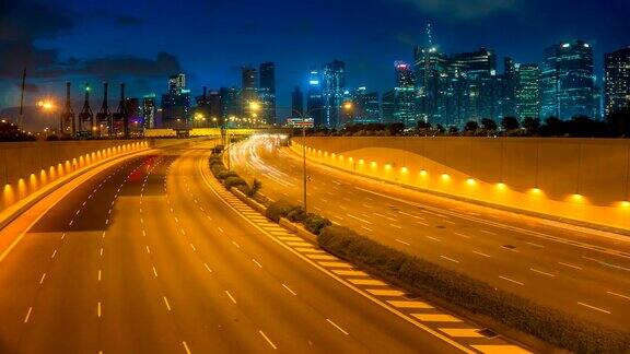 时间流逝-道路交通在新加坡的城市夜晚