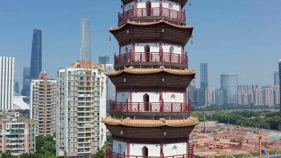 中国广州古塔和现代建筑鸟瞰图