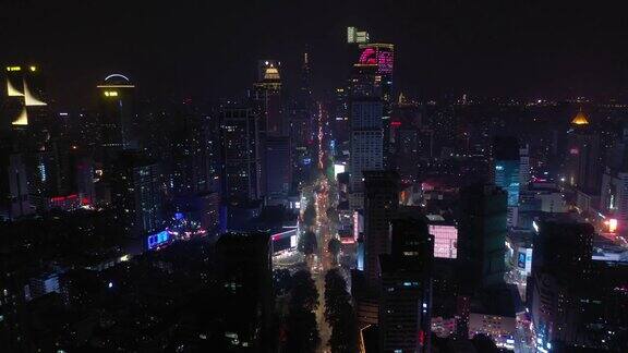 夜间照明南京市区交通十字路口航拍4k中国全景图